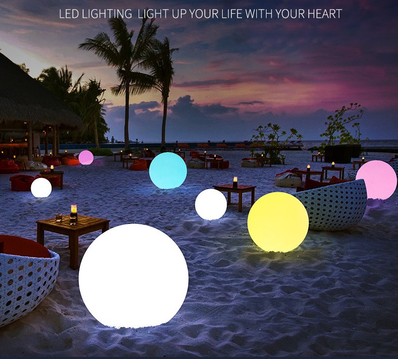sphères LED sur une plage